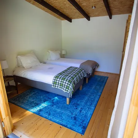 D'alijo Retreat Center * Кабесейраш-ди-Башту